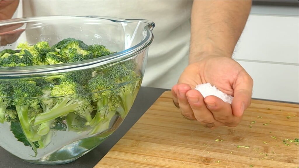 Añadir sal brocoli