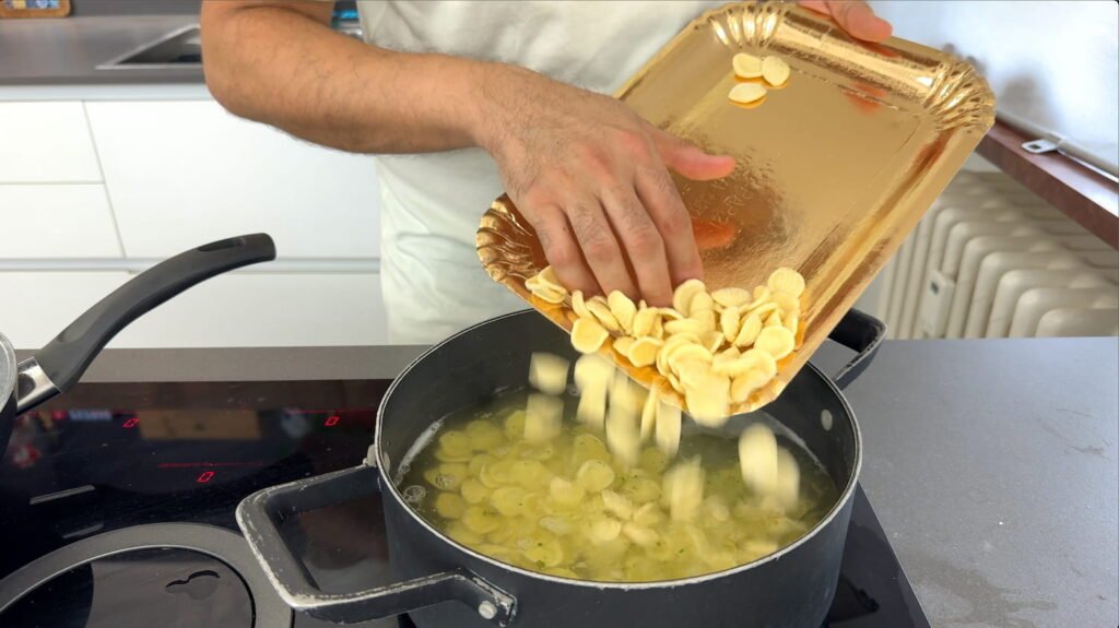 Cocinar pasta orecchiette fusilli