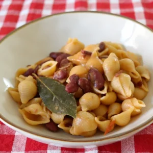 pasta con frijoles italiana