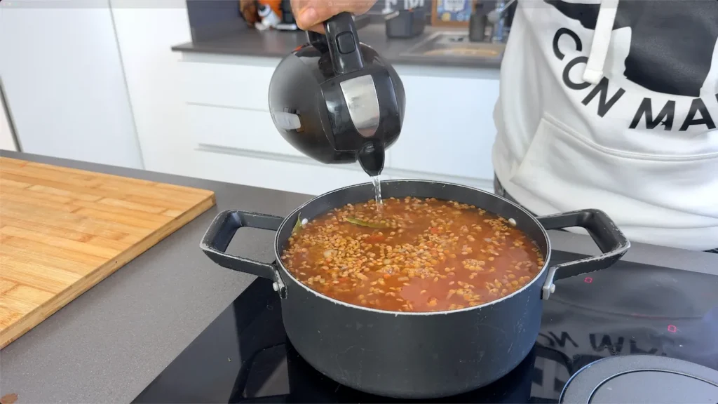 añadir agua caliente lentejas