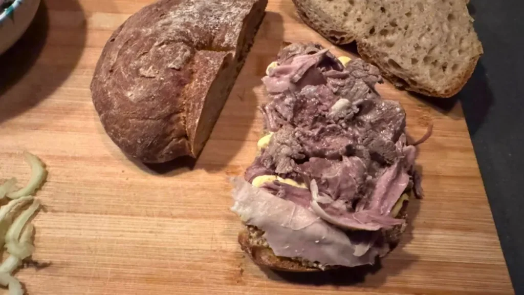 añadir carne de caldo al bocadillo