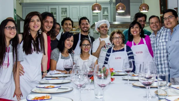 Marco Giancane En la Cocina Con Marco maestro de cocina en Azafrán taller Miraflores Lima Peru