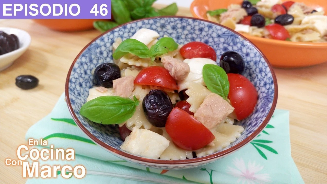 Ensalada de pasta mediterránea con atún