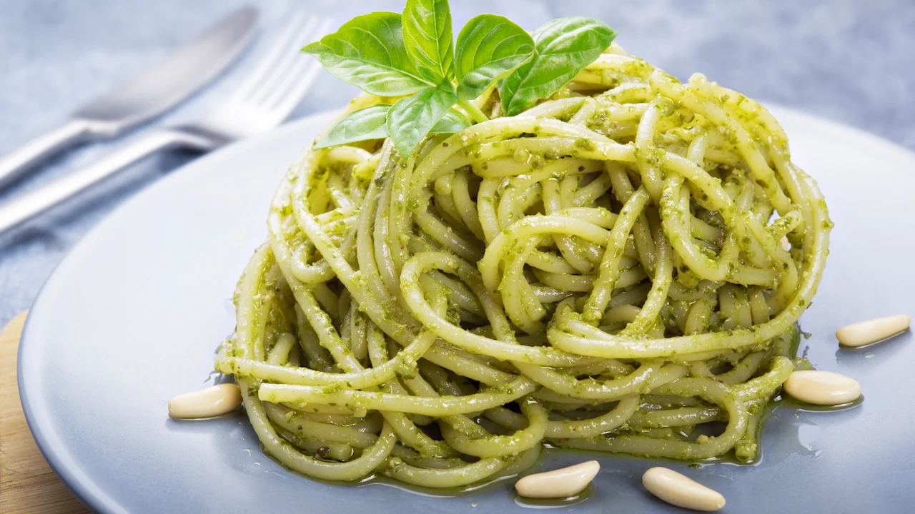Espaguetis al pesto genovés (Spaghetti al pesto)