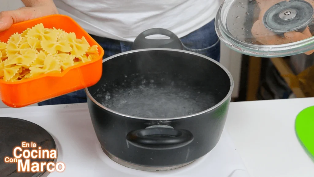 cocinar la pasta farfalle mariposas