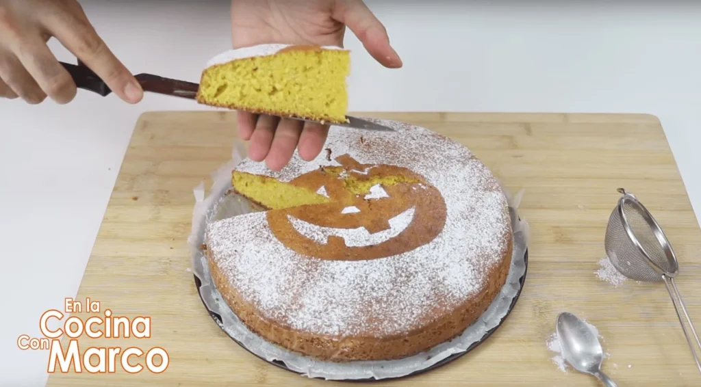 cortar tarta calabaza bizcocho