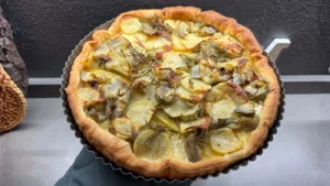 Quiche de patatas y alcachofas cremosa y crujiente