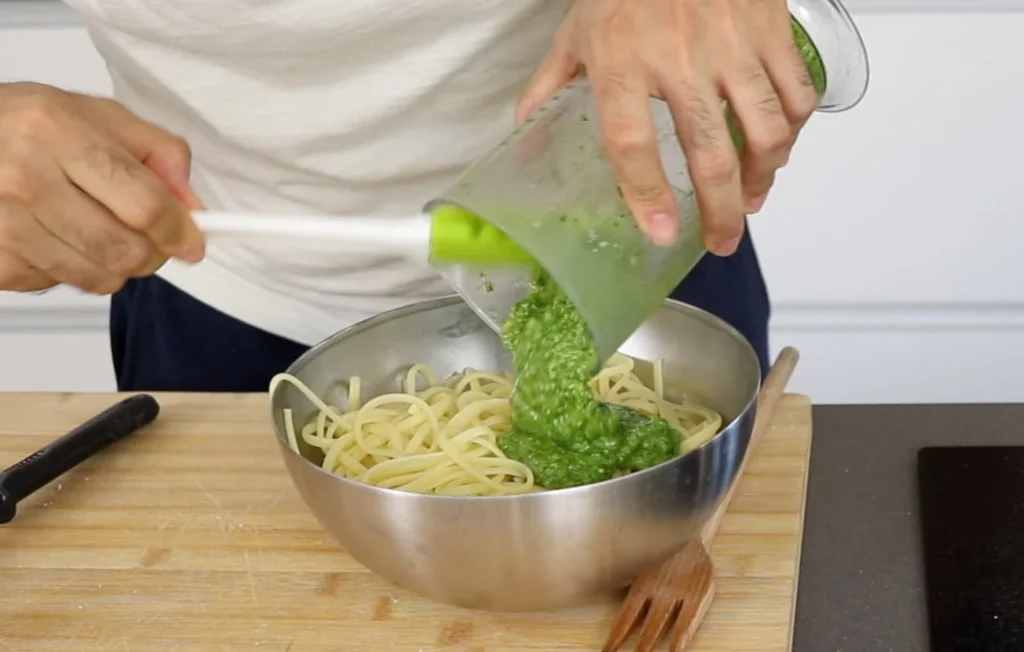 añadir salsa peso