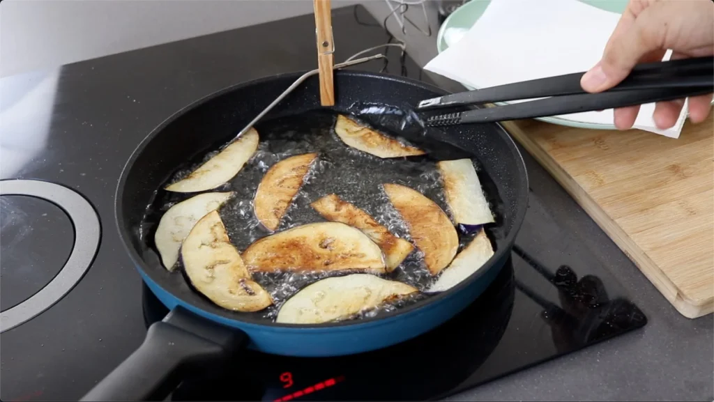 freír berenjenas para pasta alla norma