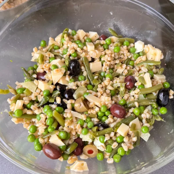 Ensalada de espelta a la italiana
