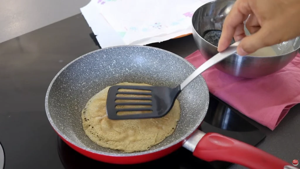 girar crepas de avena