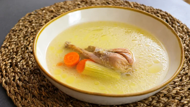 Caldo de gallina receta tradicional italiana de base